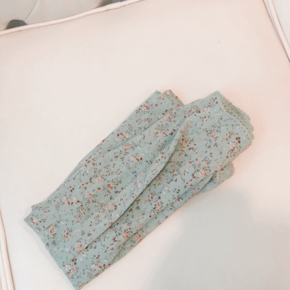 BRANDY MELVILLE SKIRT - Picture 2 of 3